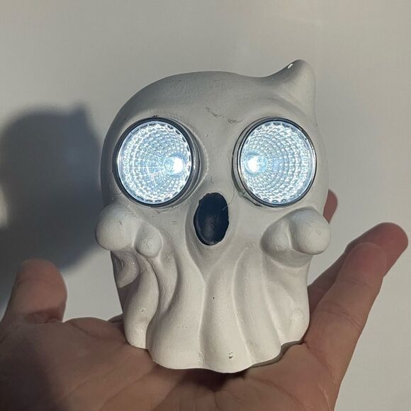 5 for $25🔥Halloween Cement Ghost Solar Decor, 2.48x2.75x3.15 in. - Picture 1 of 3